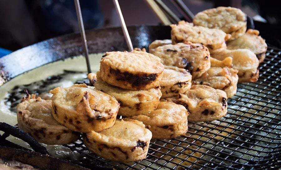 [Private Transfer] Explore Zhujiajiao comfortably and savor authentic ancient town cuisine! - Eatwith